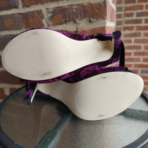 Stiletto Heeled Peeptoe Bootie - Picture 8 of 15